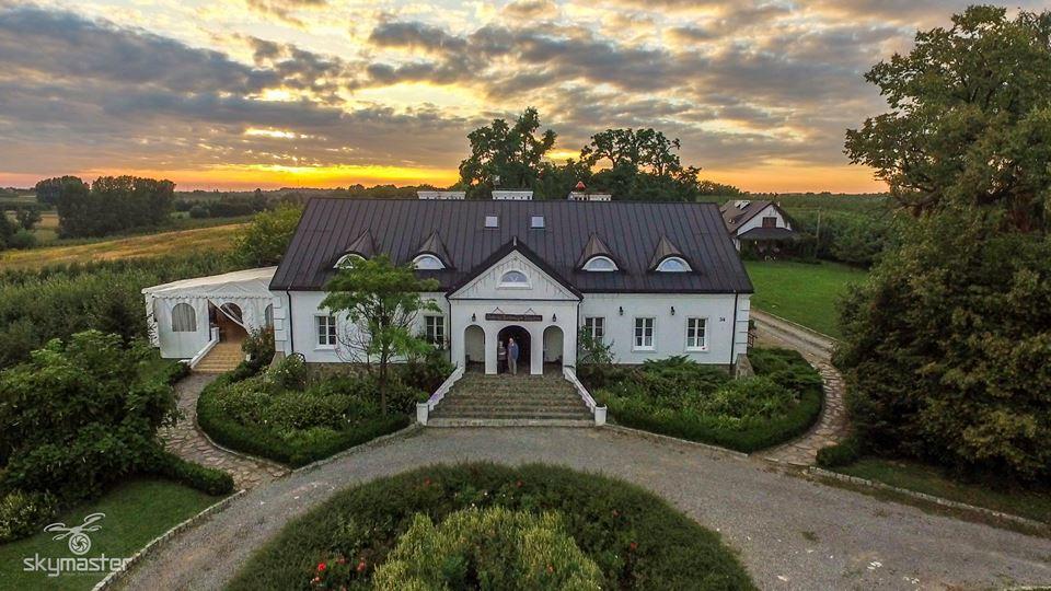 Dwór Na Wichrowym Wzgórzu 3* Przybysławice